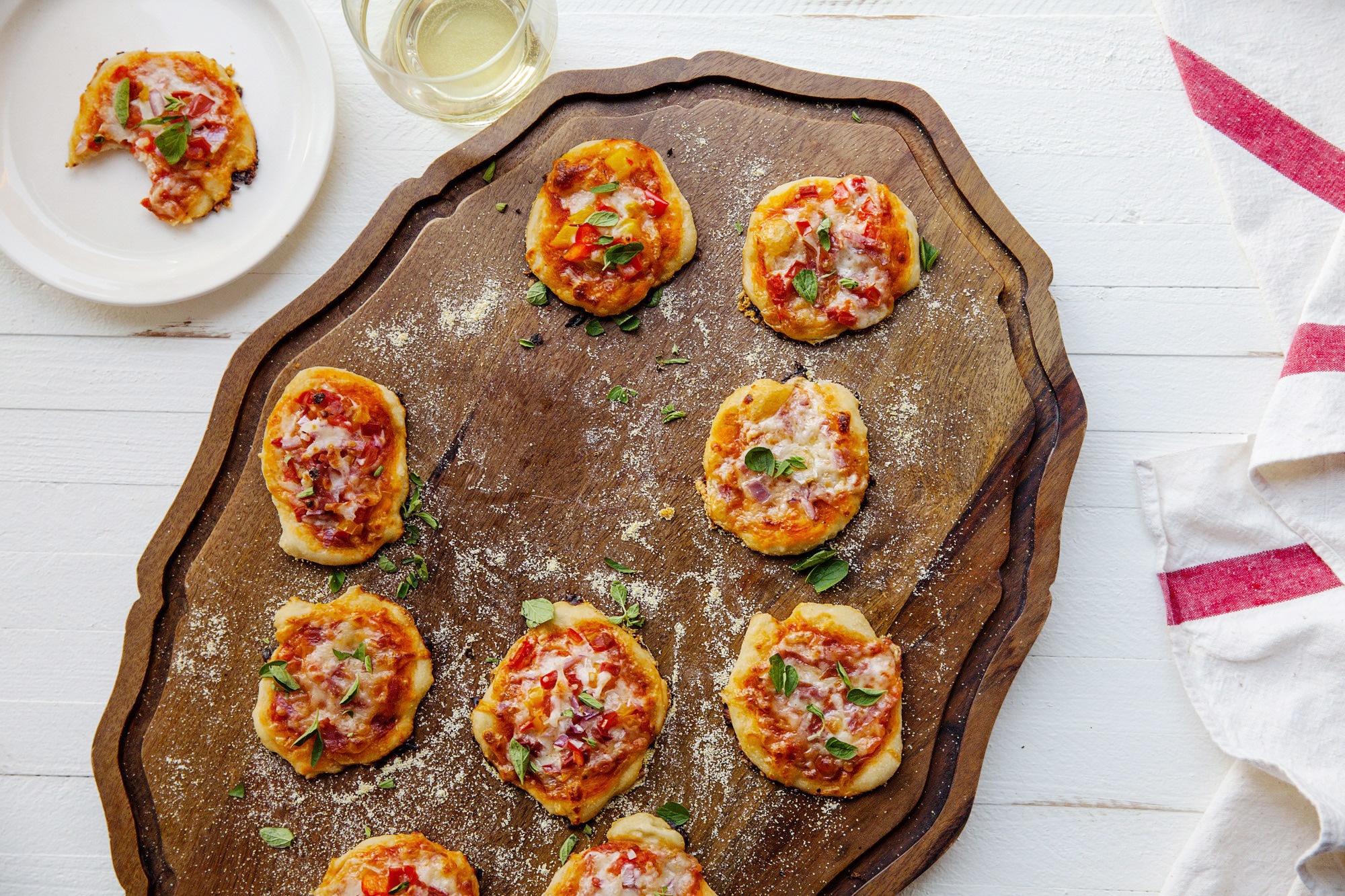 Minute Mini Pizzas: Your Ultimate Party Food Guide